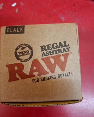 RAW Regal Ashtray Black (Wind Resistant)